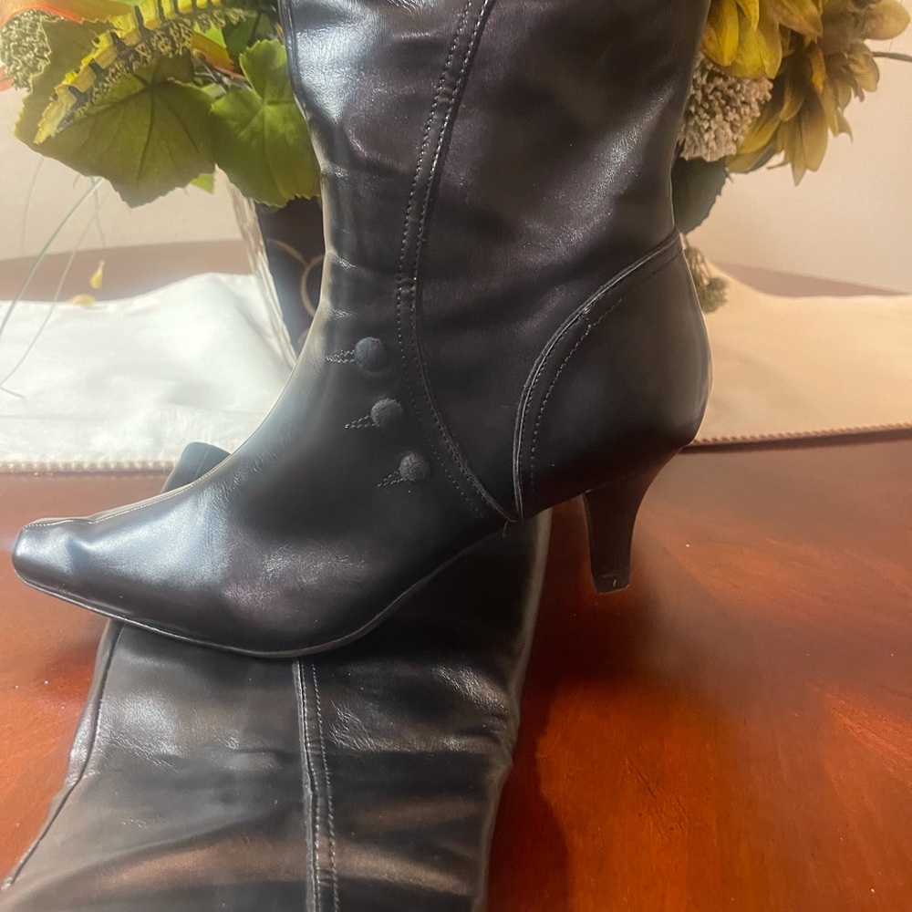 Black Boots